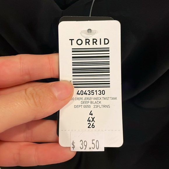 Womens New Torrid Studio Crepe V-Neck Twist Tank Top - Picture 6 of 8